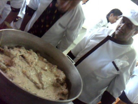 delicioso pollo en salsa bechamel